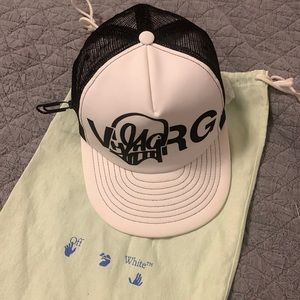 Off White c/o Virgil Abloh